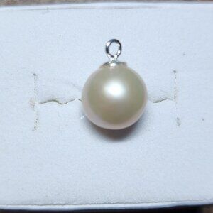 Simple Edison Pearl Pendant